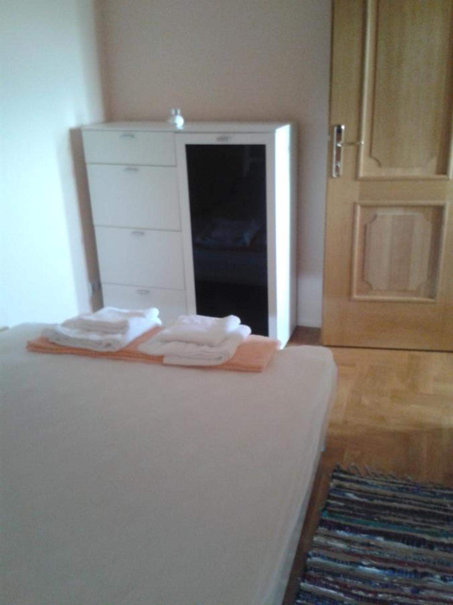 Apartmani Svalina - Seaview And 130M From Beach โตรกีร์ ภายนอก รูปภาพ