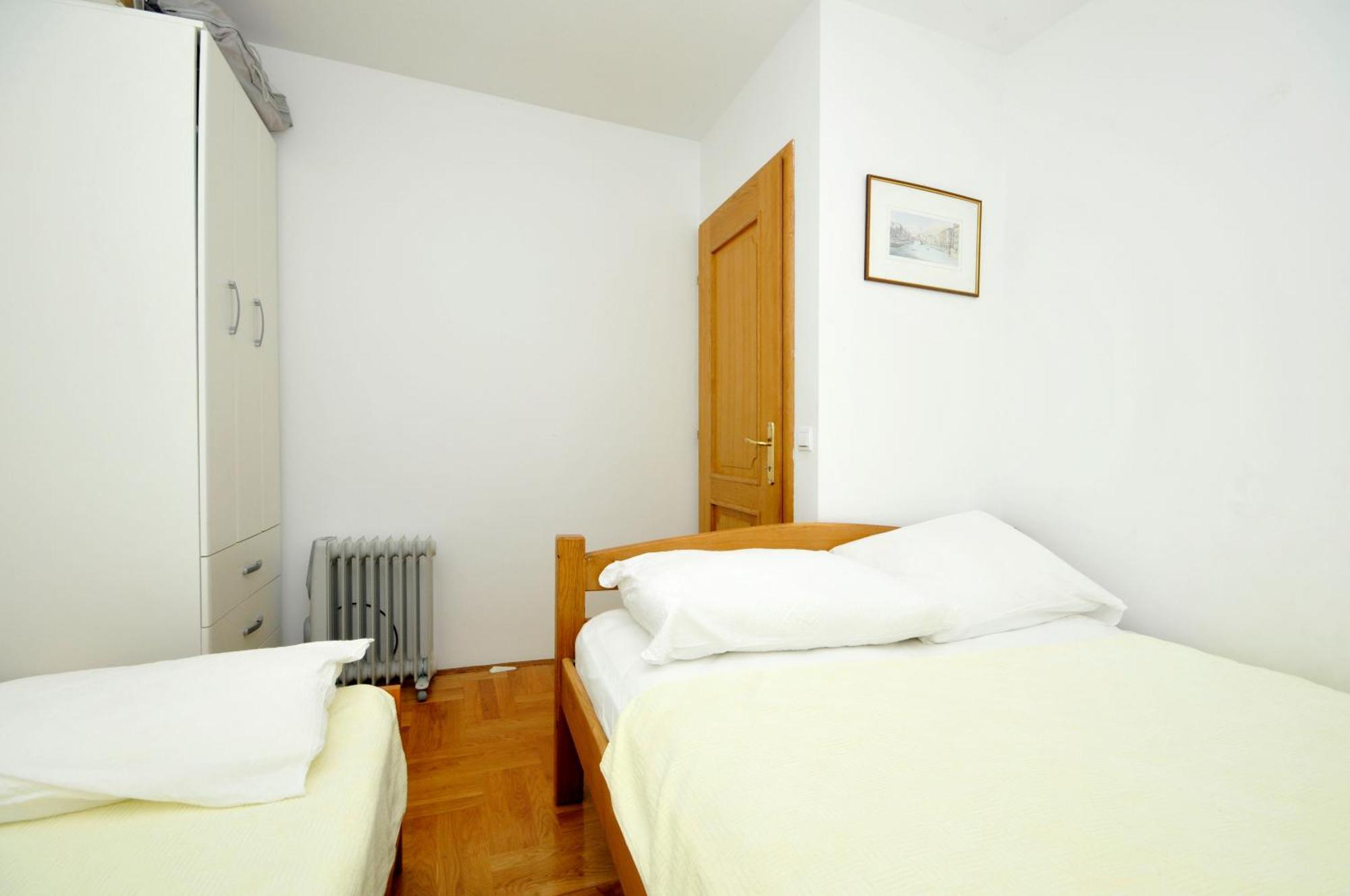 Apartmani Svalina - Seaview And 130M From Beach โตรกีร์ ภายนอก รูปภาพ