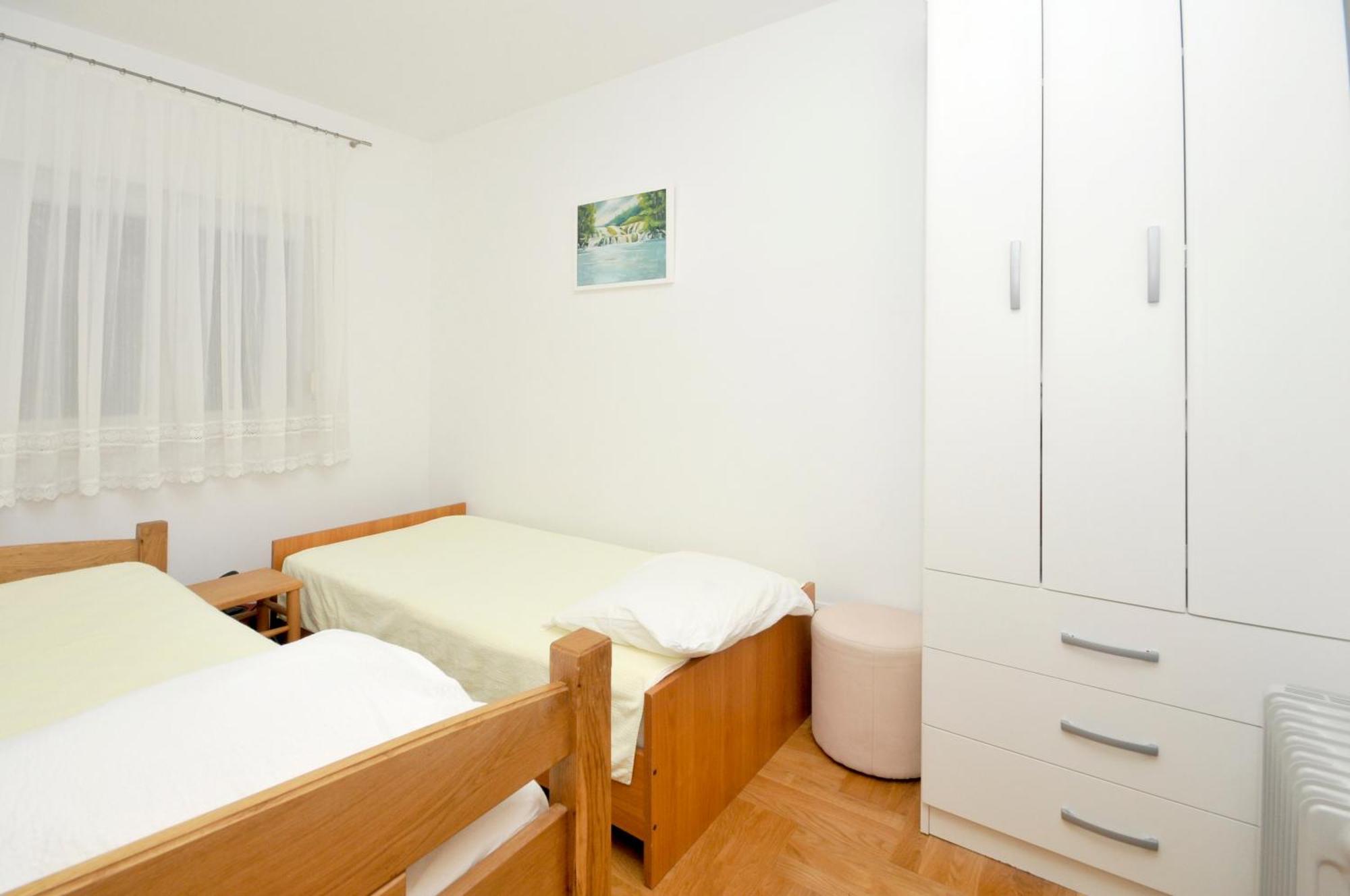 Apartmani Svalina - Seaview And 130M From Beach โตรกีร์ ภายนอก รูปภาพ