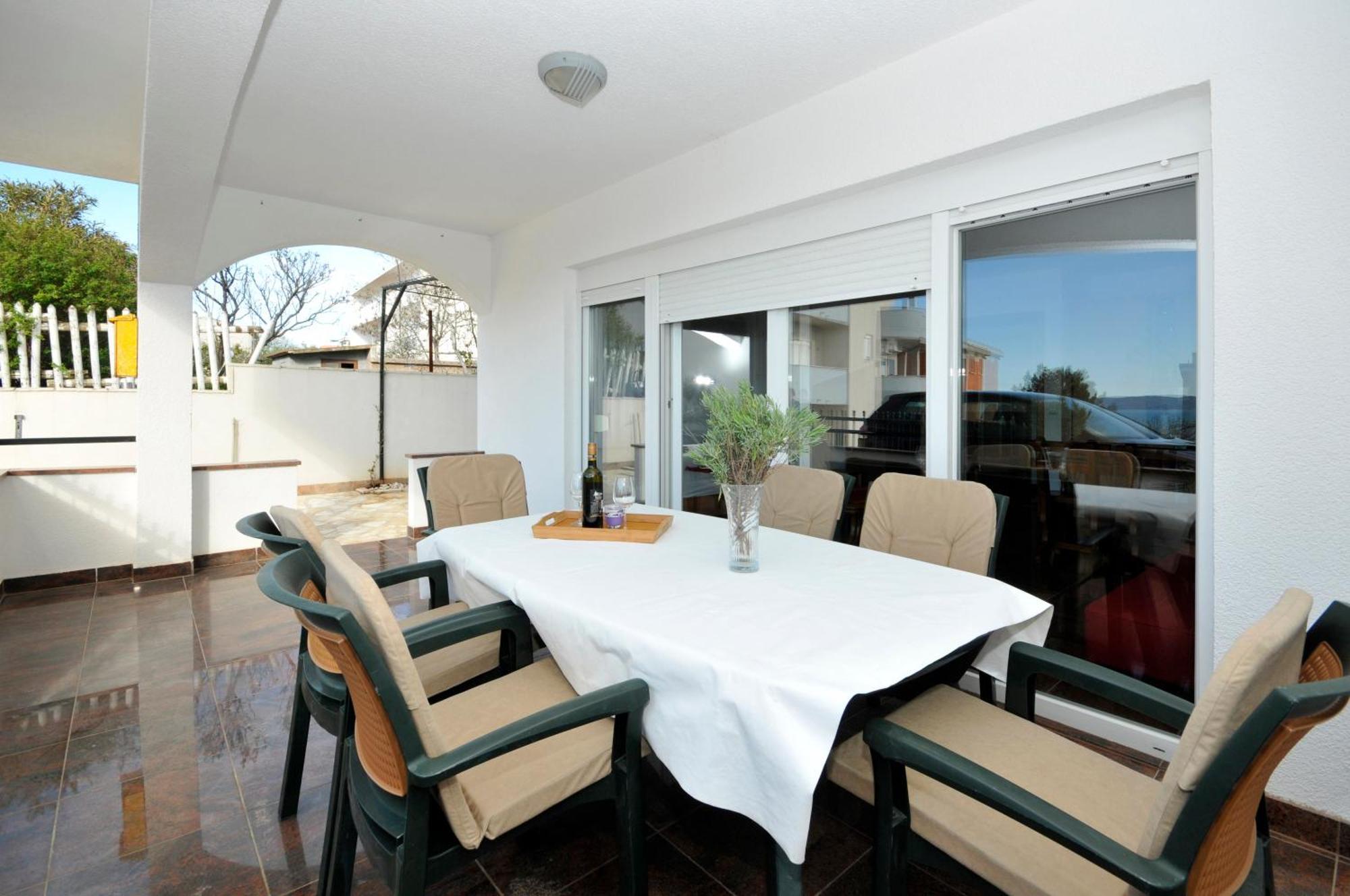 Apartmani Svalina - Seaview And 130M From Beach โตรกีร์ ภายนอก รูปภาพ