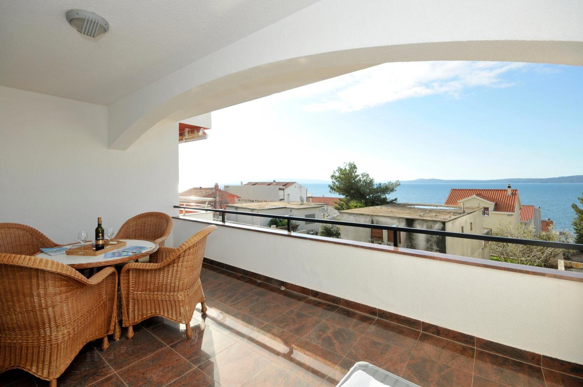 Apartmani Svalina - Seaview And 130M From Beach โตรกีร์ ภายนอก รูปภาพ