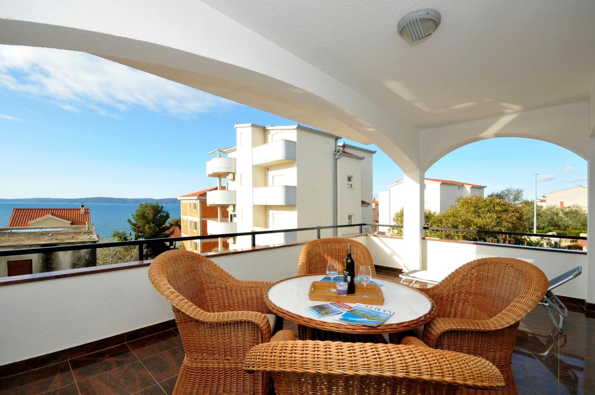 Apartmani Svalina - Seaview And 130M From Beach โตรกีร์ ภายนอก รูปภาพ