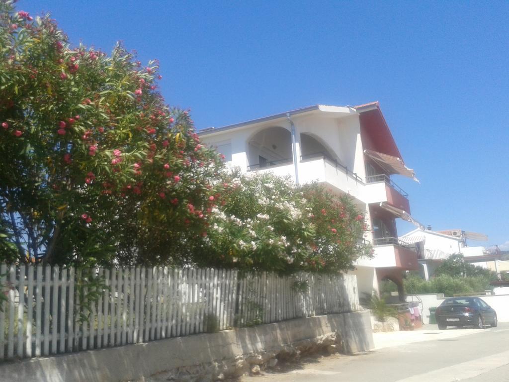 Apartmani Svalina - Seaview And 130M From Beach โตรกีร์ ภายนอก รูปภาพ